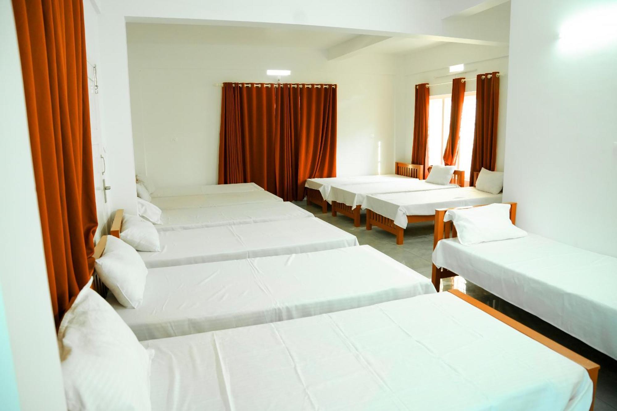 Jayalakshmi Residency Hotel Vaduvanchal Exterior foto
