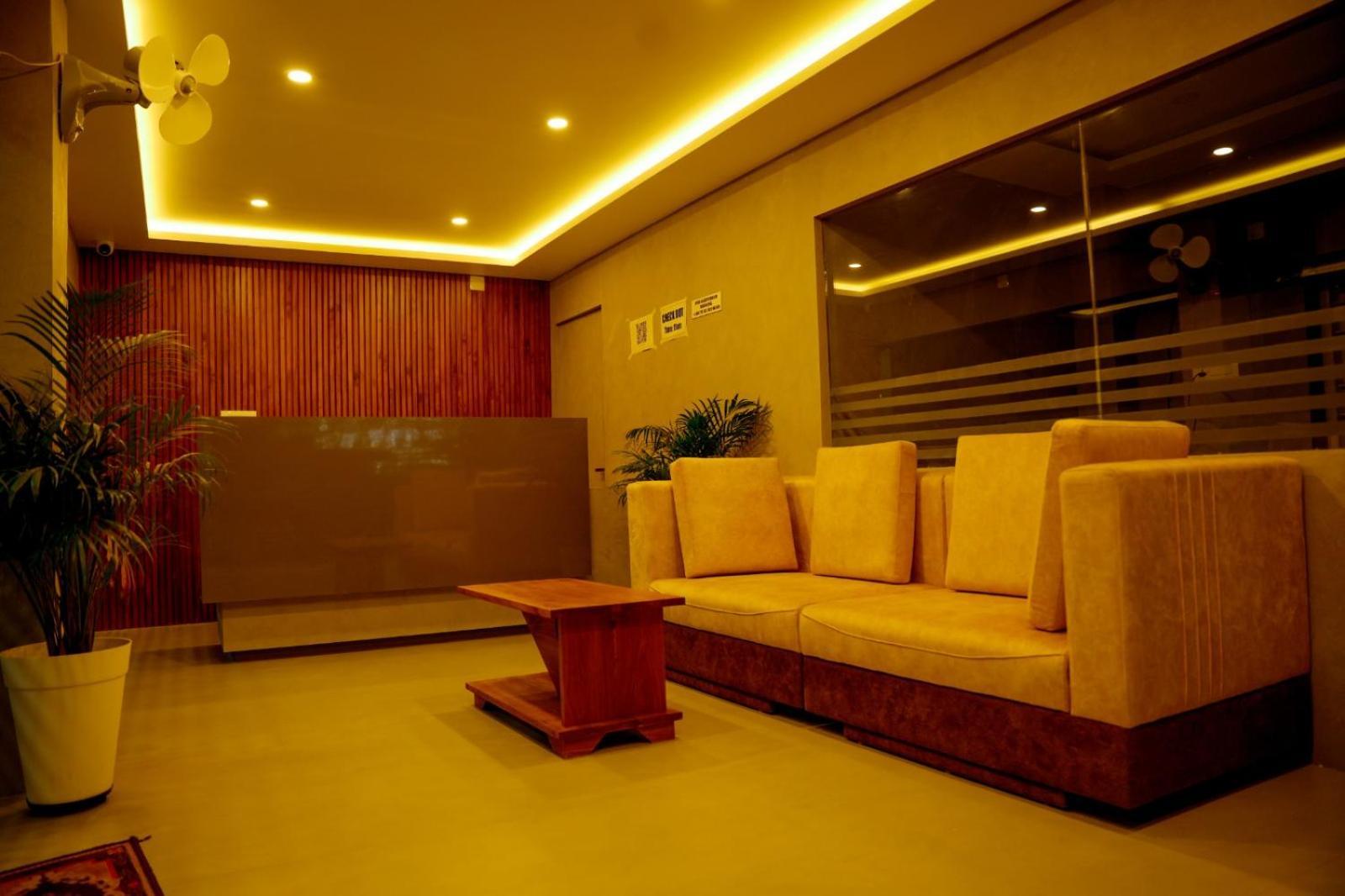Jayalakshmi Residency Hotel Vaduvanchal Exterior foto